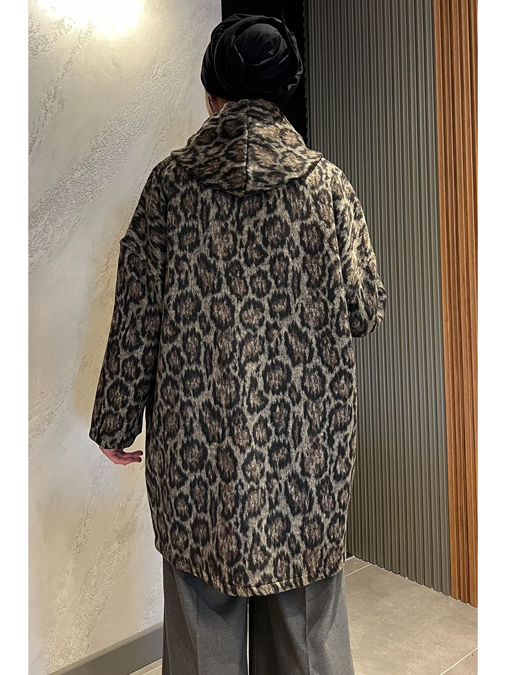 Kahverengi Kapüşonlu Fermuarlı Tesettür Ceket-6