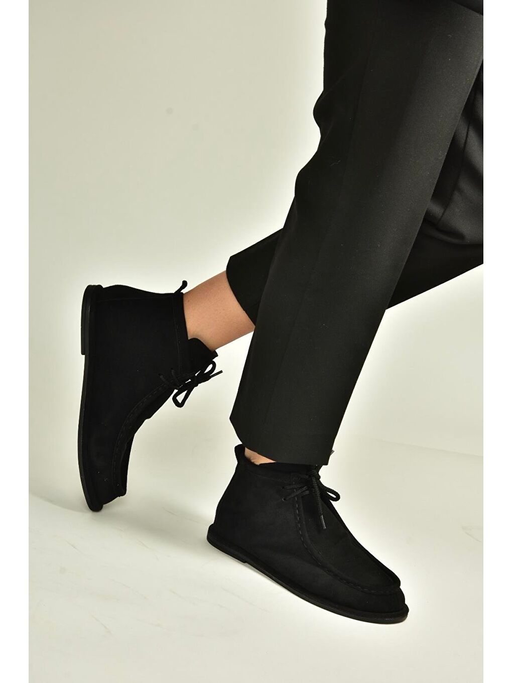 Siyah Kadın Bot V846926302-1