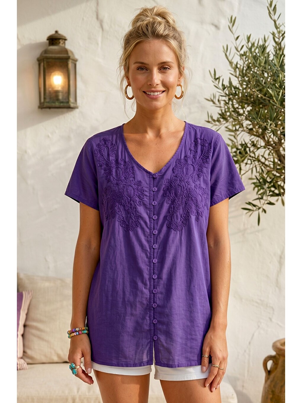 Mor V Yaka Kısa Kol Düğmeli Süzene Nakışlı Casual Pamuklu Oversize Dokuma Bluz 68 55