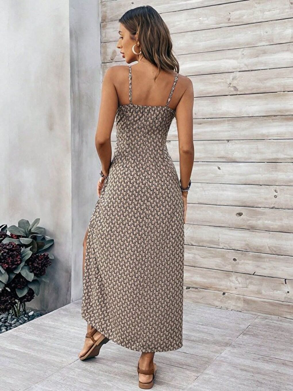 Kahverengi Kadın Ip Askılı V Yakalı Yırtmaçlı Uzun Süprem Elbise-2