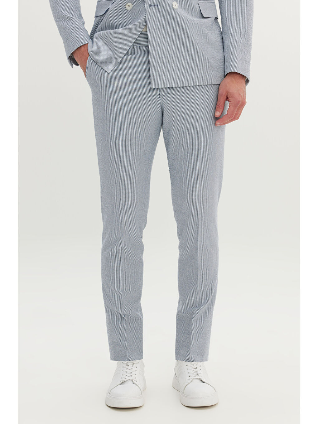 Erkek Lacivert-Beyaz Slim Fit Kırlangıç Yaka Gofre Desenli Kruvaze Takım Elbise-3