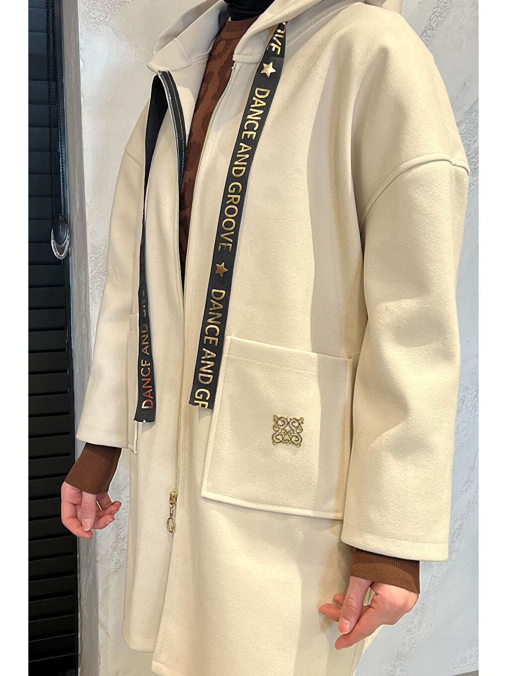 Bej Kapüşonlu Fermuarlı Tesettür Ceket-5