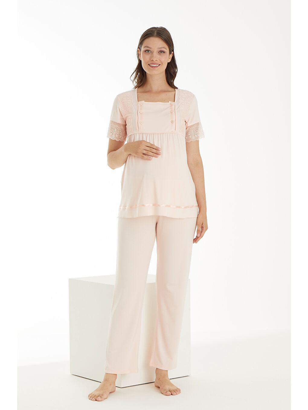 Pembe Somon Emzirmeye Uygun Dantel Detaylı Kısa Kol Hamile ve Lohusa Pijama Takımı