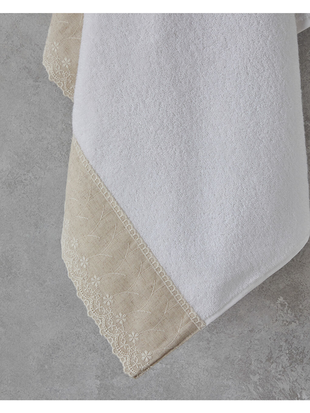Linda Pamuklu Nakışlı Banyo Havlusu 90x150 cm Beyaz-1
