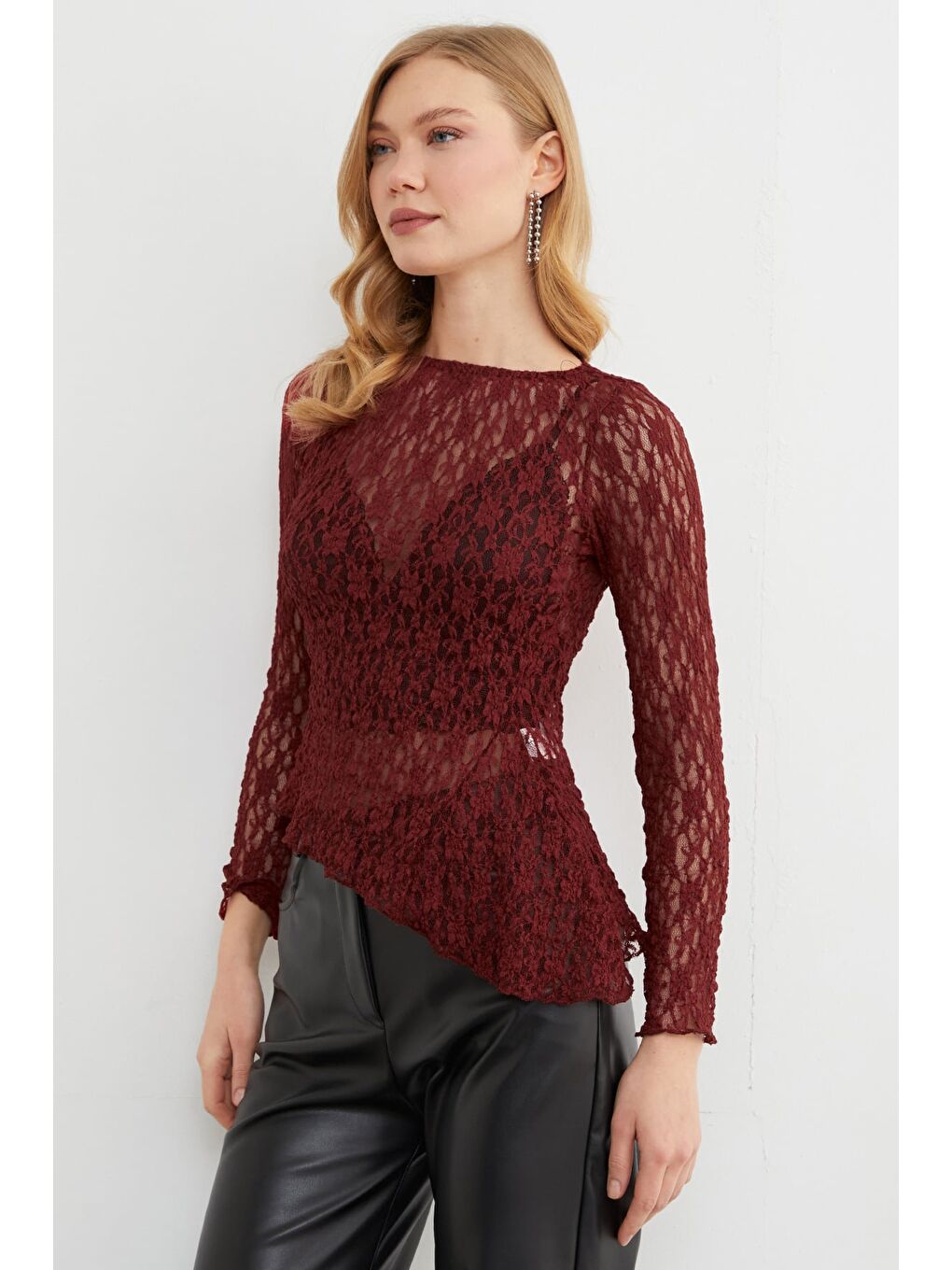 Bordo Elastanlı Asimetrik Dantel Bluz-3