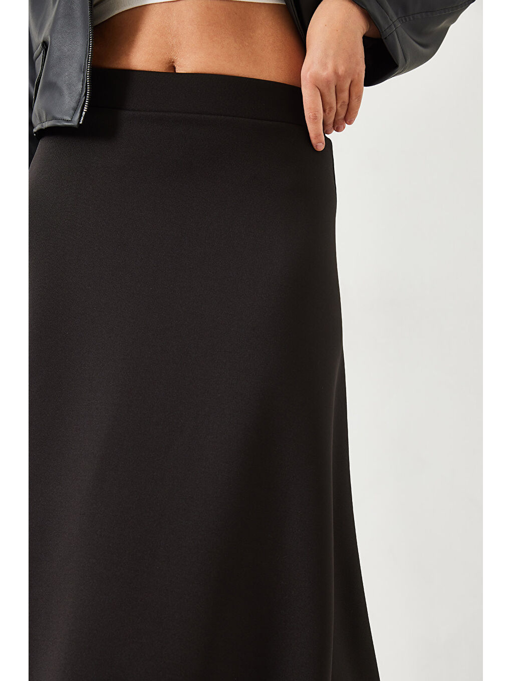 Siyah Kadın Scuba Kumaş Kloş Etek-4