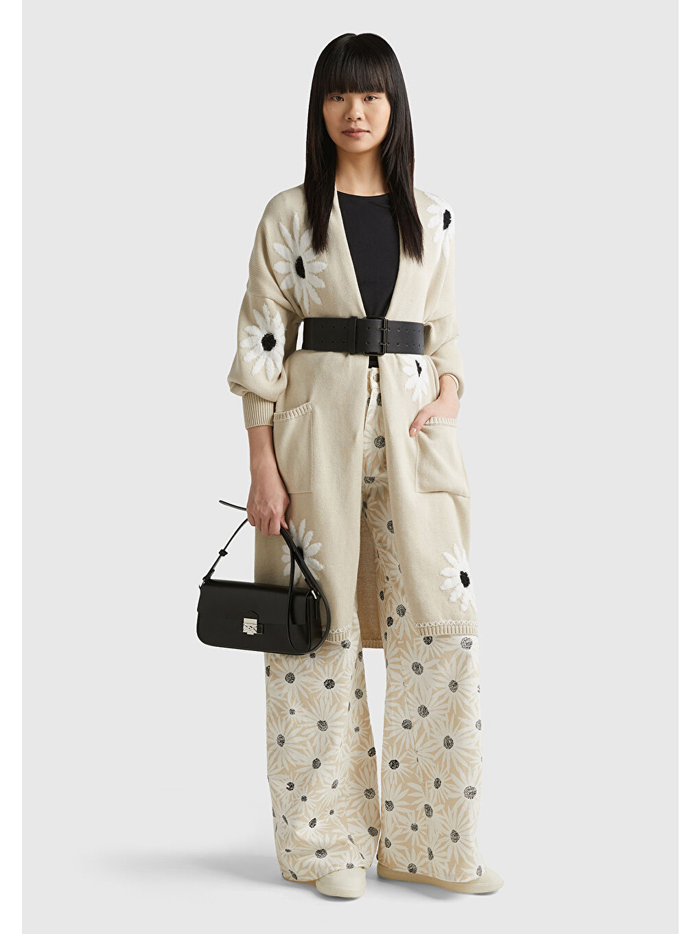 Kadın Bej Pamuk ve Yün Karışımlı Önü Cepli Çiçek Motifli Midi Hırka-4