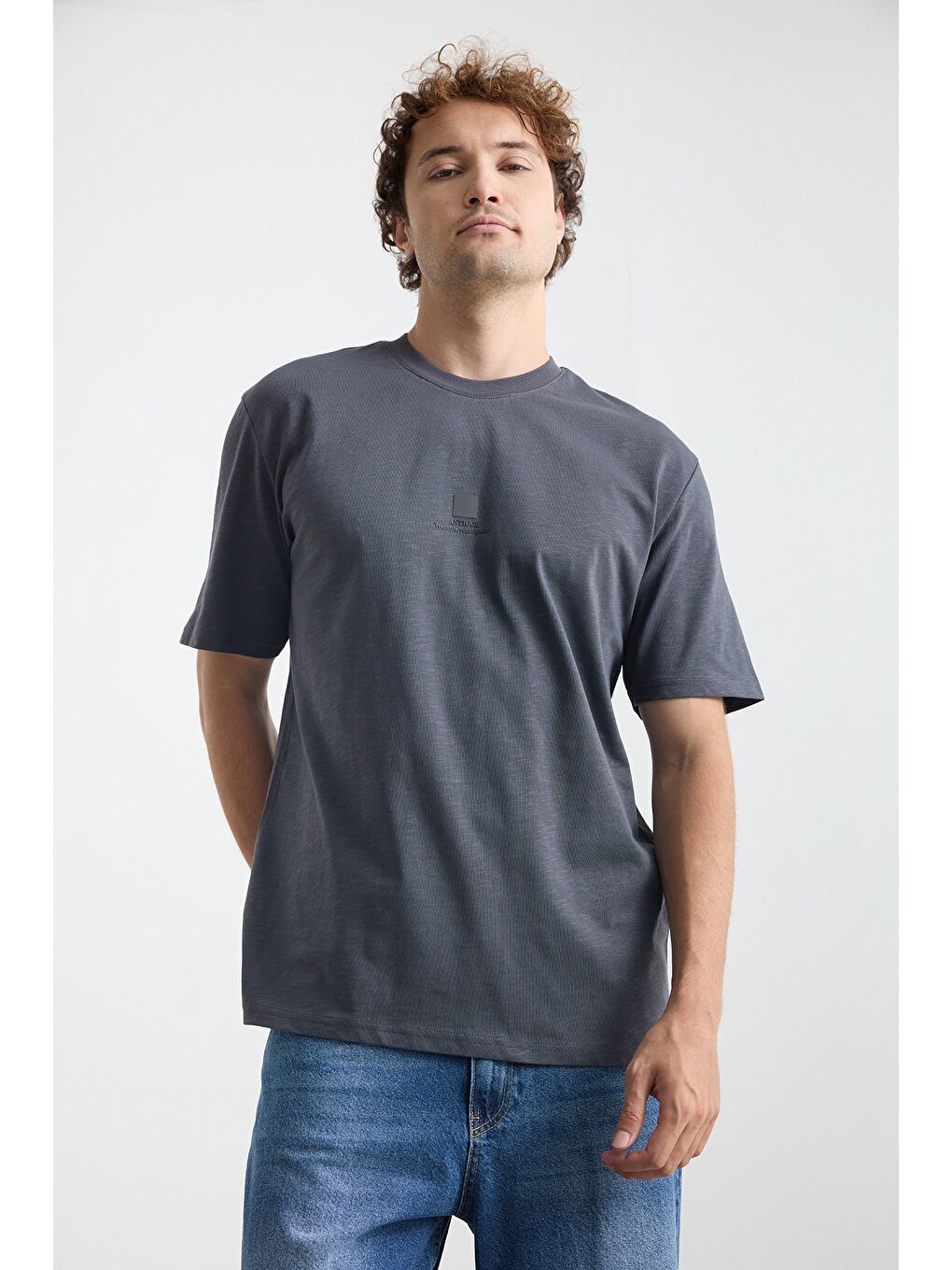 Antrasit Slogan Kabartmalı Bisiklet Yaka %100 Pamuk Tişört-2