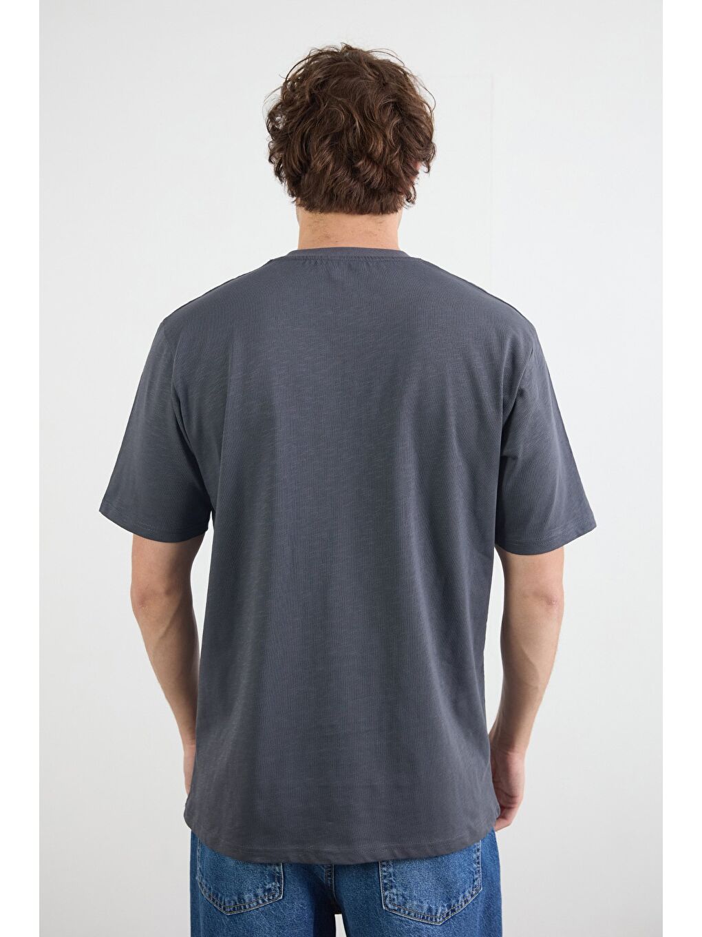 Antrasit Slogan Kabartmalı Bisiklet Yaka %100 Pamuk Tişört-3