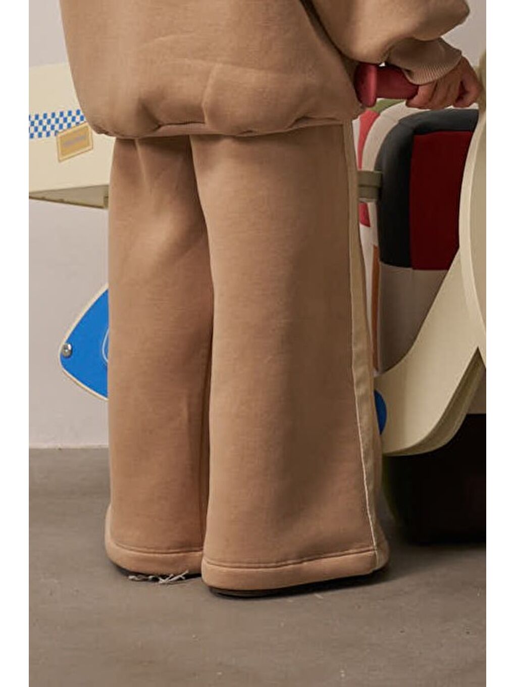 Bej Kalın Şeritli Geniş Paça Eşofman Altı-2