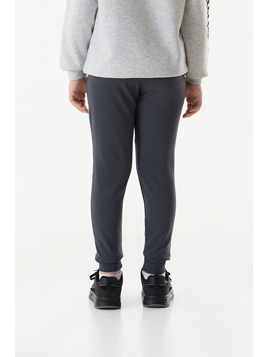 Gri Beli Lastikli Cebi Armalı Jogger  Çocuk Erkek Jogger Eşofman Altı-4