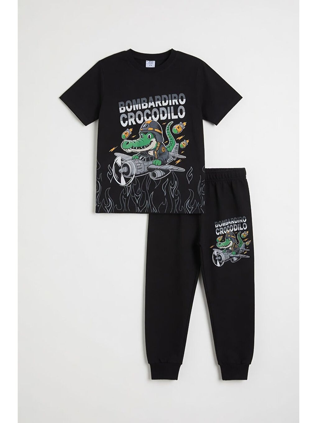 Siyah Timsah Baskılı Eşofmanlı Erkek Çocuk Tişörtlü 2li Takım 23913-2
