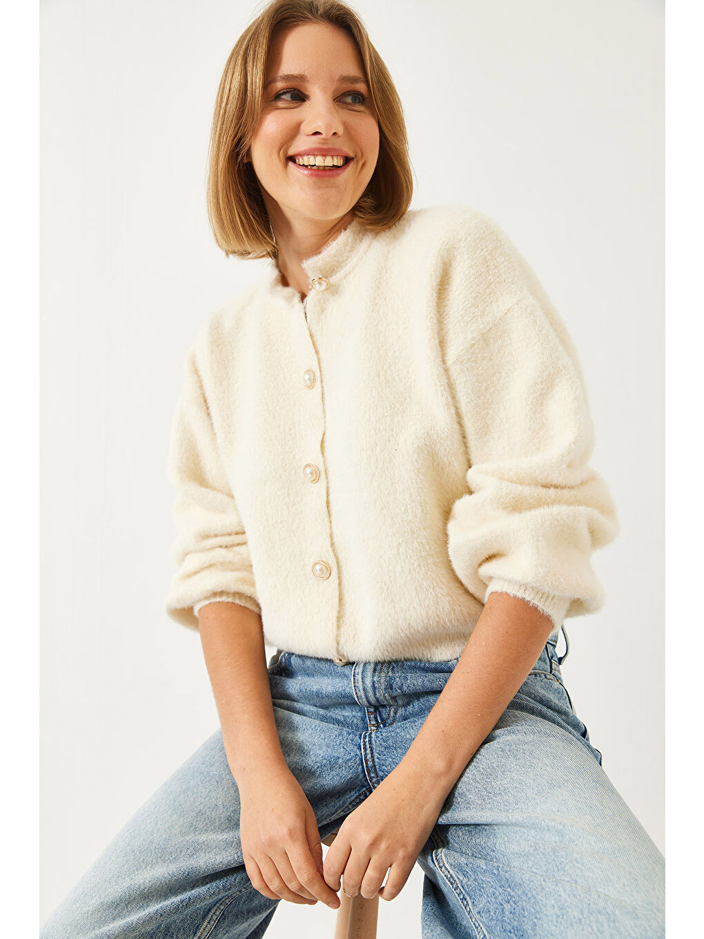 Bej Kadın Beş Düğmeli  Triko Hırka-1