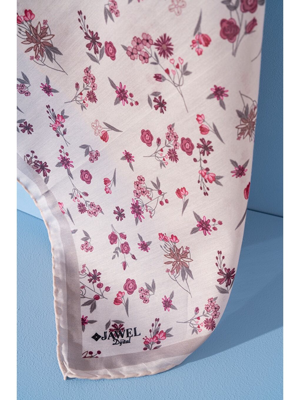 Ekru Kadın Digital Baskılı Çiçek Desen Soft Eşarp-1