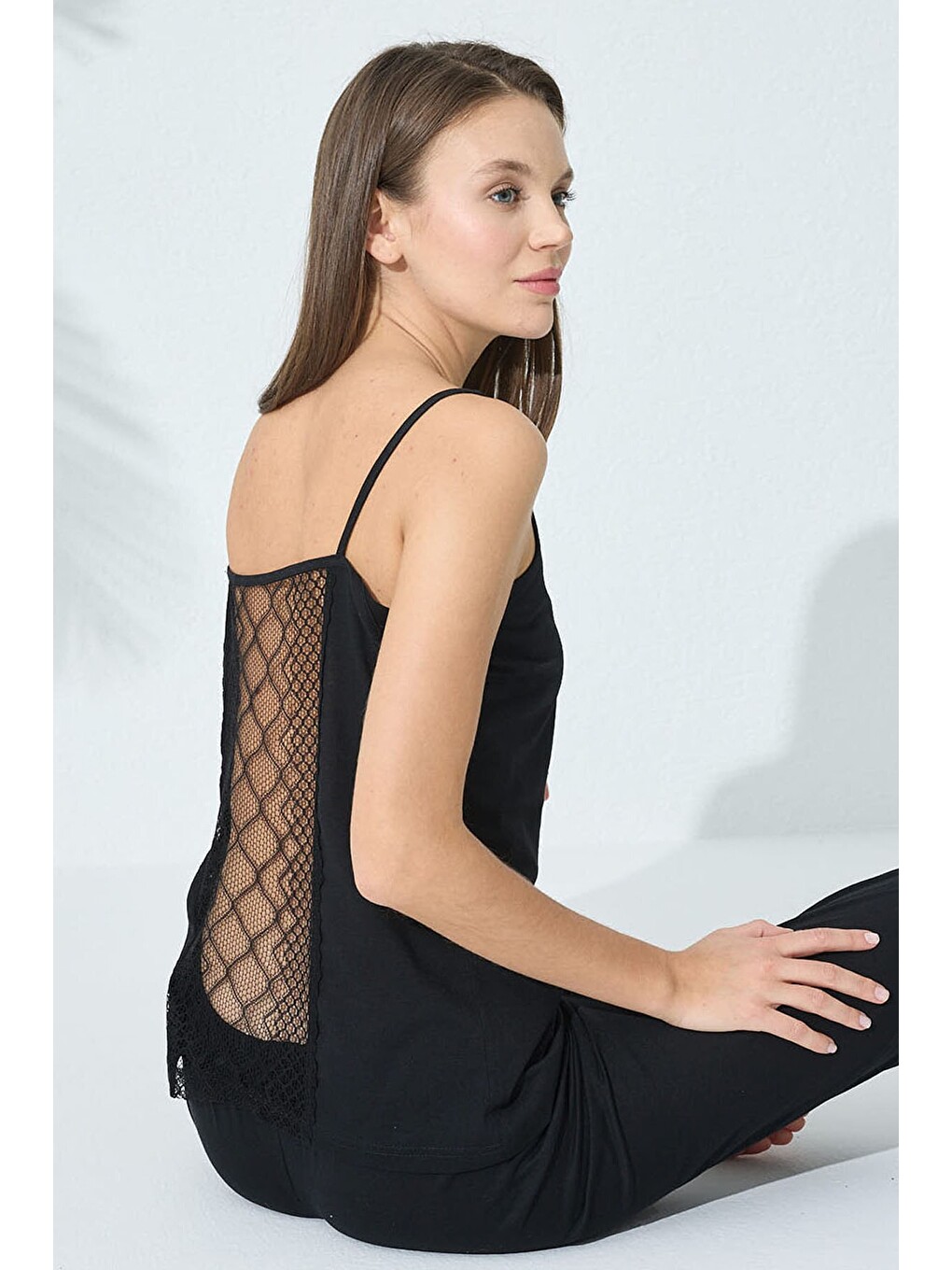 Siyah Pamuklu Ip Askılı Dantelli Pijama Takım-1
