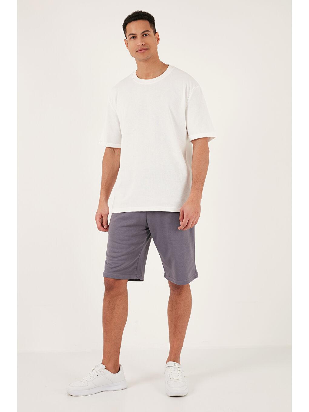 Ekru Pamuklu Regular Fit Normal Bel Cepli 3'lü Paket Şort 5908042S3-4