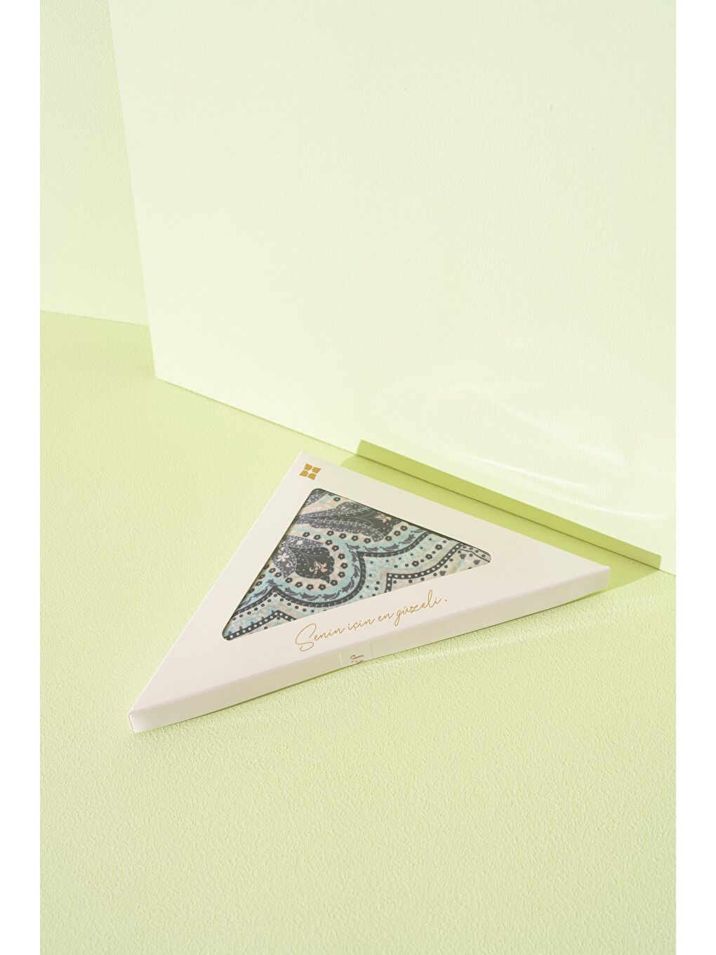 Turkuaz Kadın Pamuksu Etnik Desenli Soft Eşarp-2