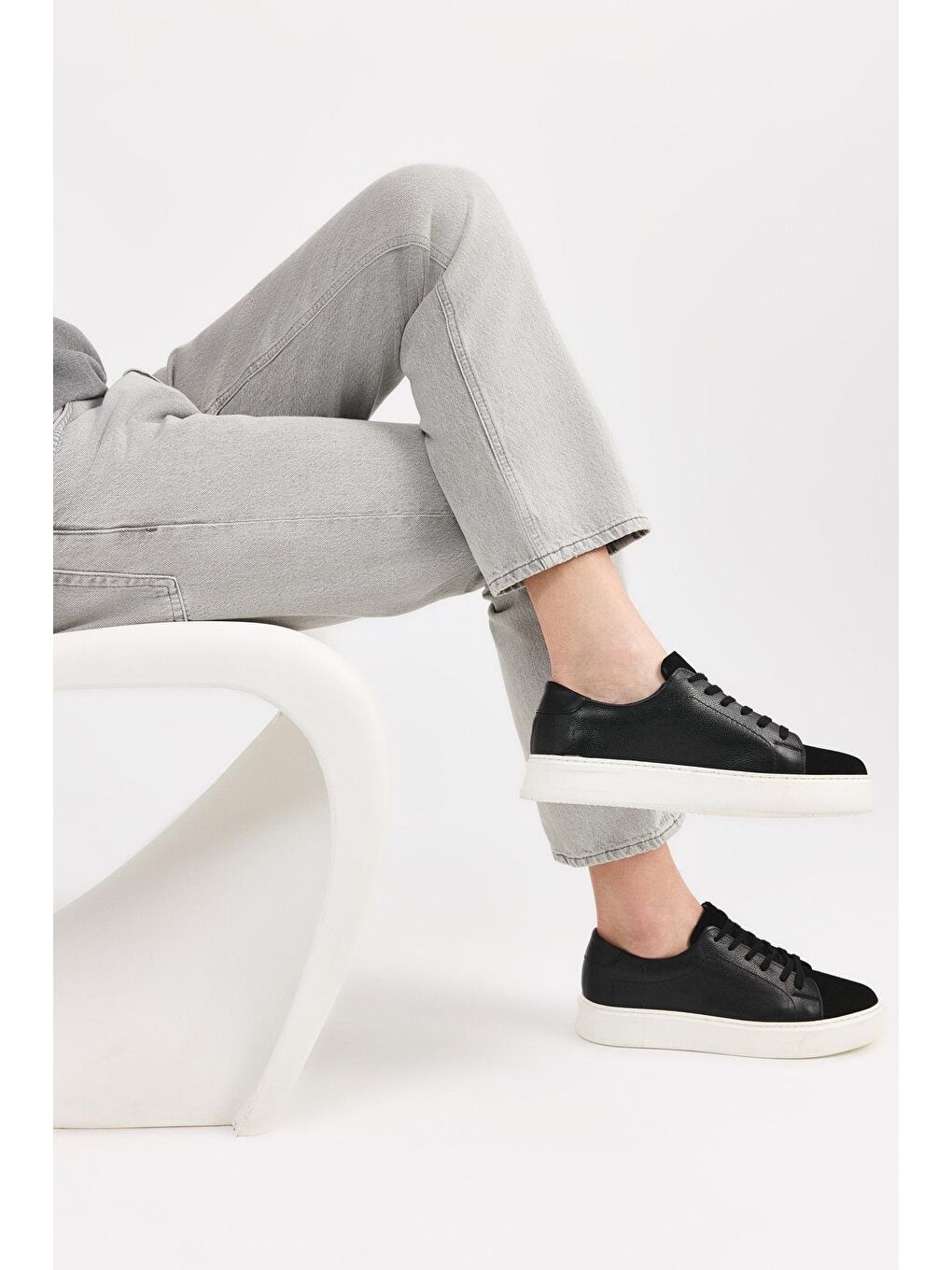 Erkek Deri Siyah Hafif Tabanlı Spor Ayakkabı