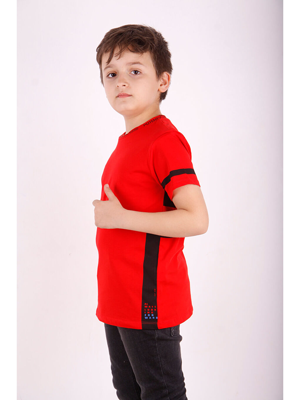 Kırmızı Erkek Çocuk Yaka ve Arkası Baskı Detaylı Tişört-1
