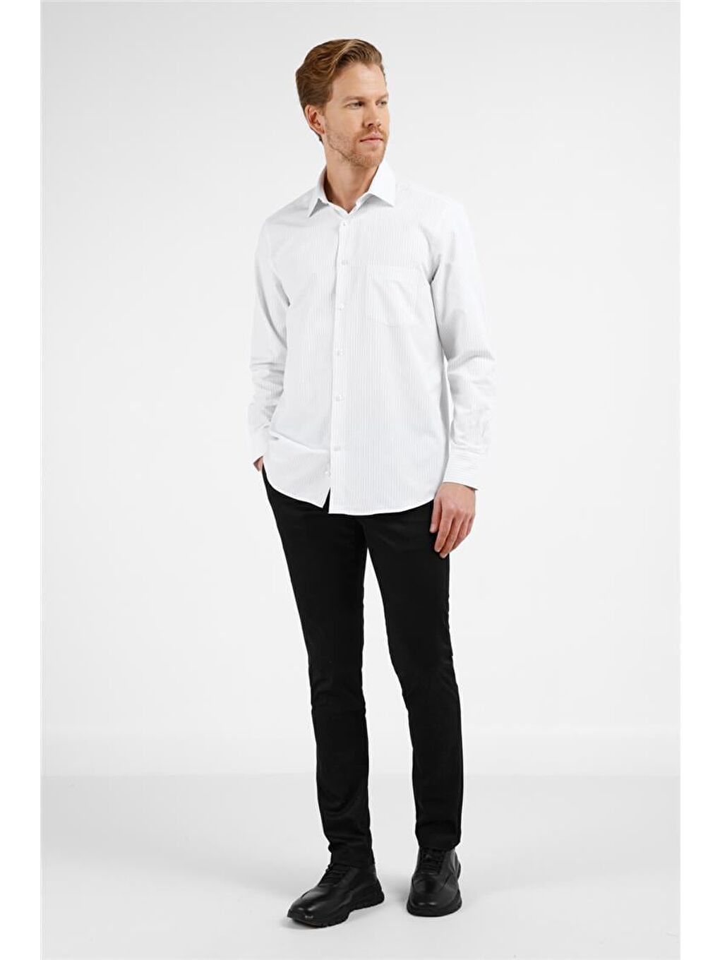 Beyaz - Siyah Çizgili Desen Sert Yaka Uzun Kol Cepli Comfort Fit Pamuklu Gömlek 1004255274-1