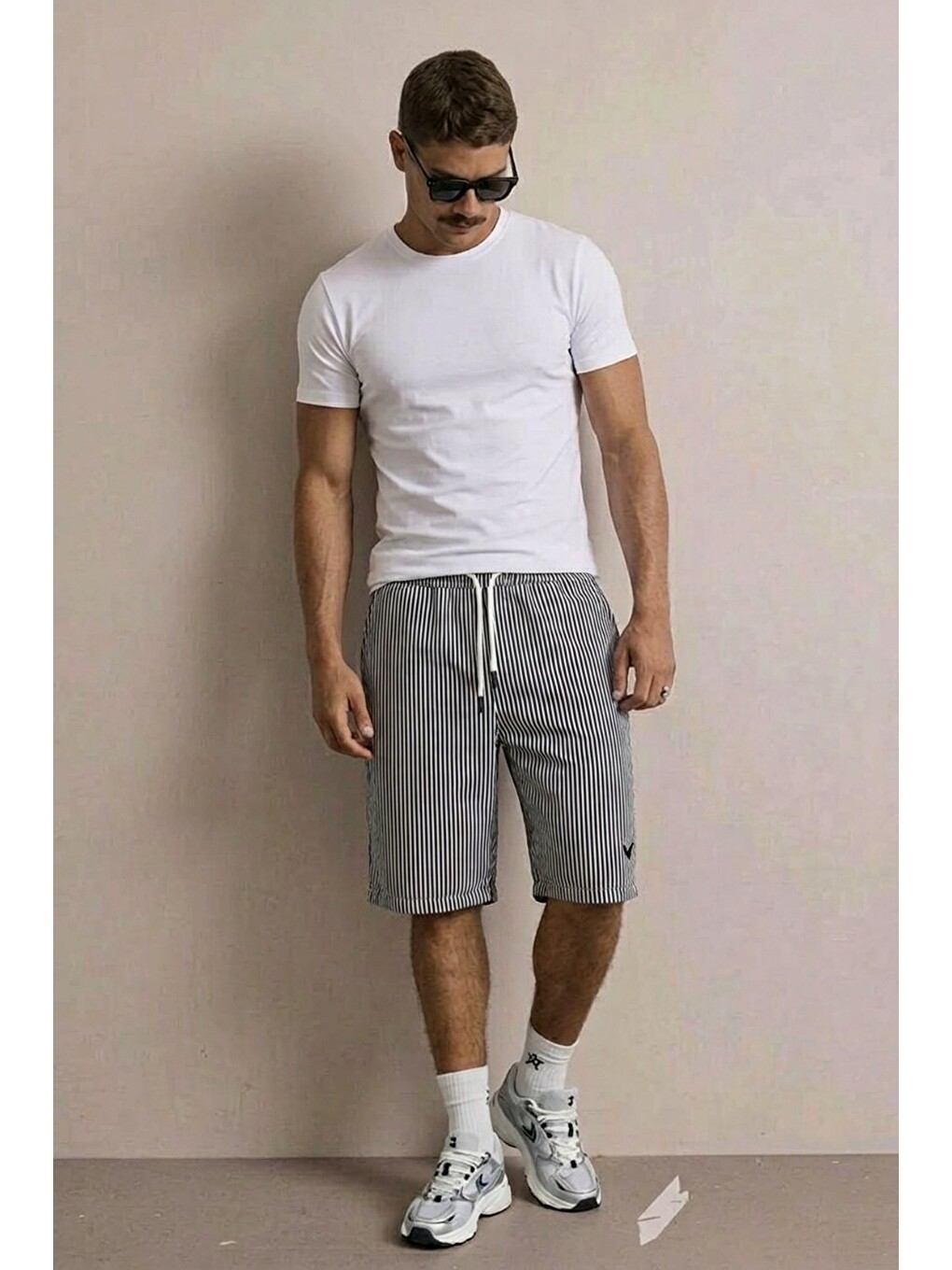 Gri Erkek Nakışlı Premium Comfort Çizgili Füme Şort-1