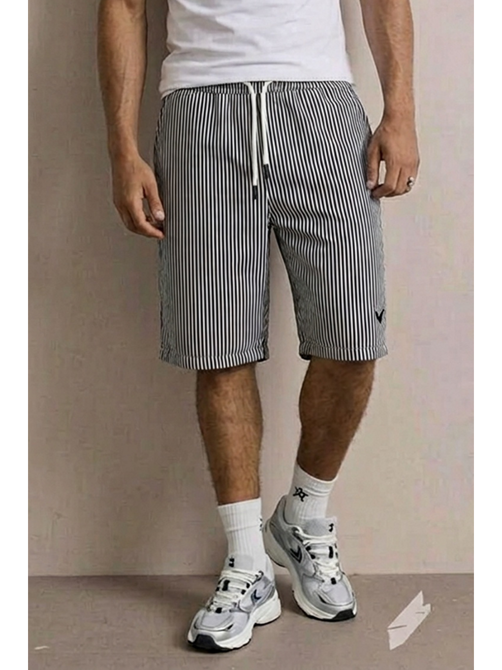 Gri Erkek Nakışlı Premium Comfort Çizgili Füme Şort-2