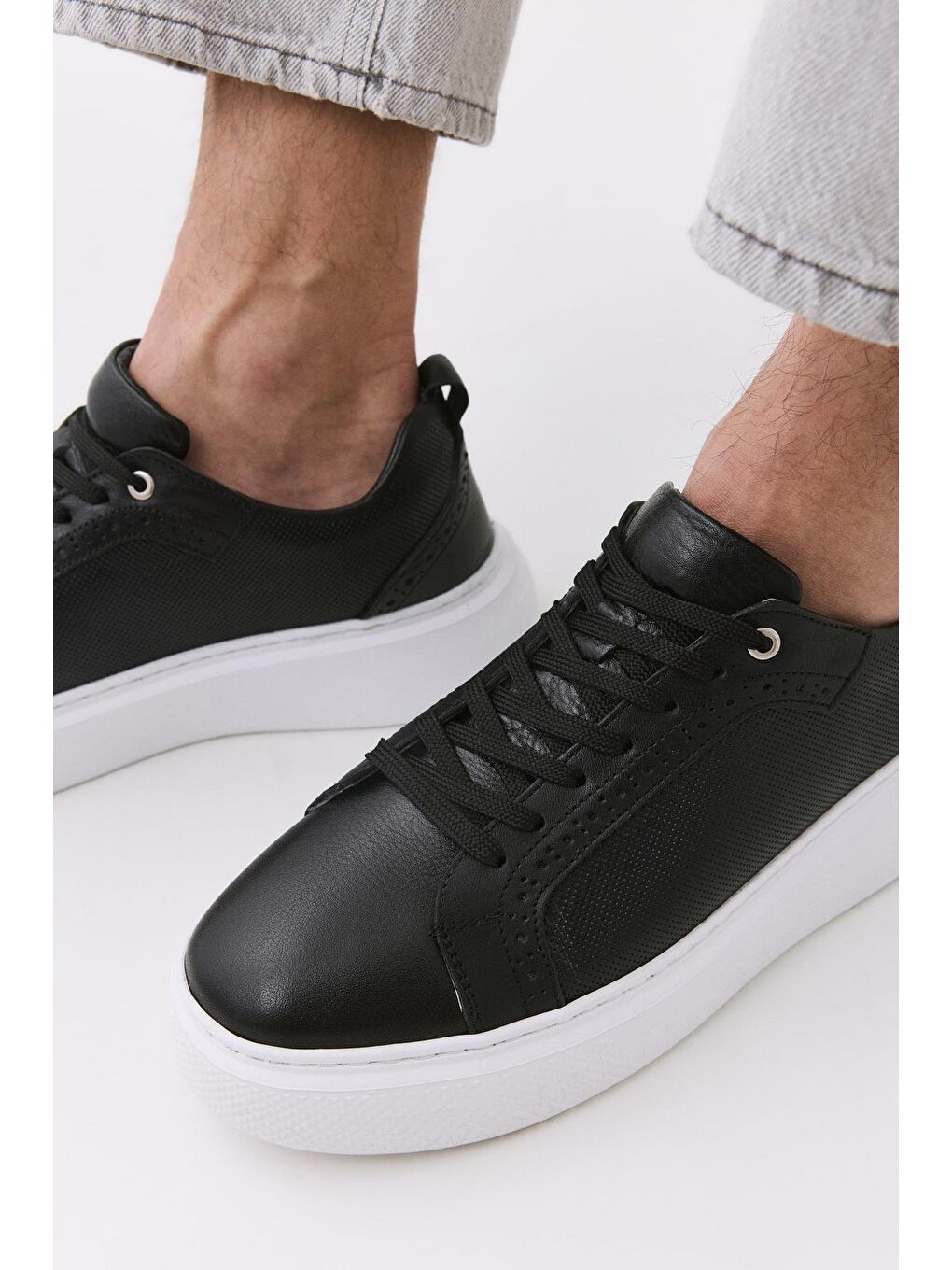 Erkek Deri Siyah Hafif Tabanlı Spor Ayakkabı-1