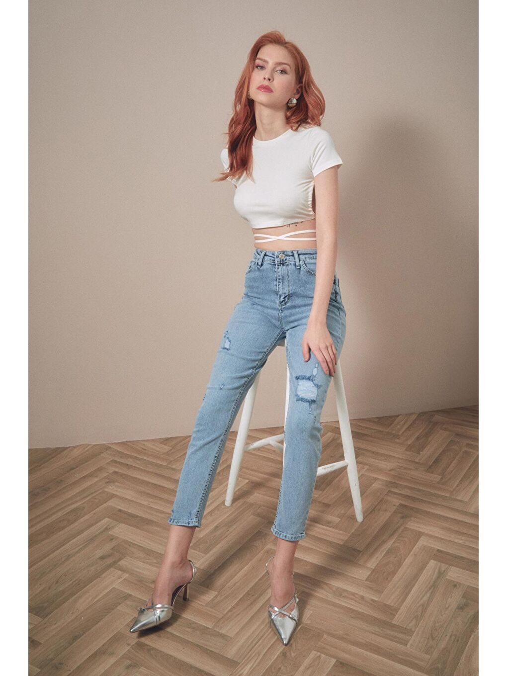 Ekru Sırt Dekolteli Bağlamalı Crop Bluz-2