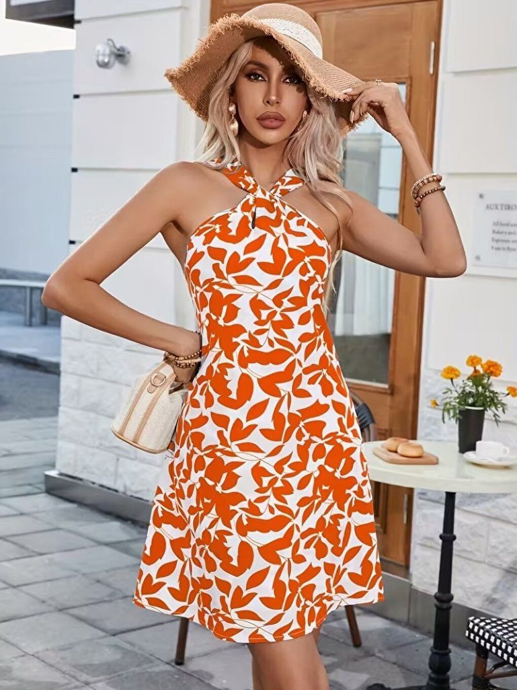 Turuncu Kadın Boyundan çapraz Askı Damla Detaylı Omuzlardan Açık Desenli Kısa Süprem Elbise-3