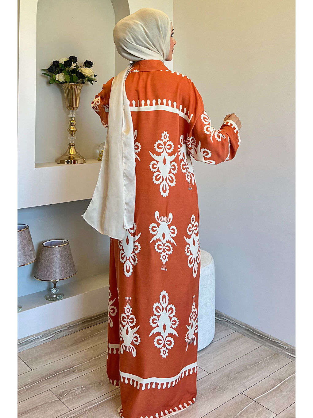 Kahverengi Desenli Boydan Düğmeli Tesettür Viskon Elbise-6