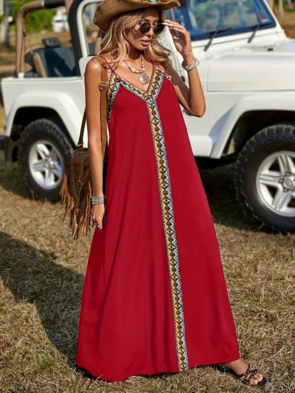 Kırmızı Kadın Askılı V Yakalı Etnik şerit Detaylı Uzun Viskon Elbise-1