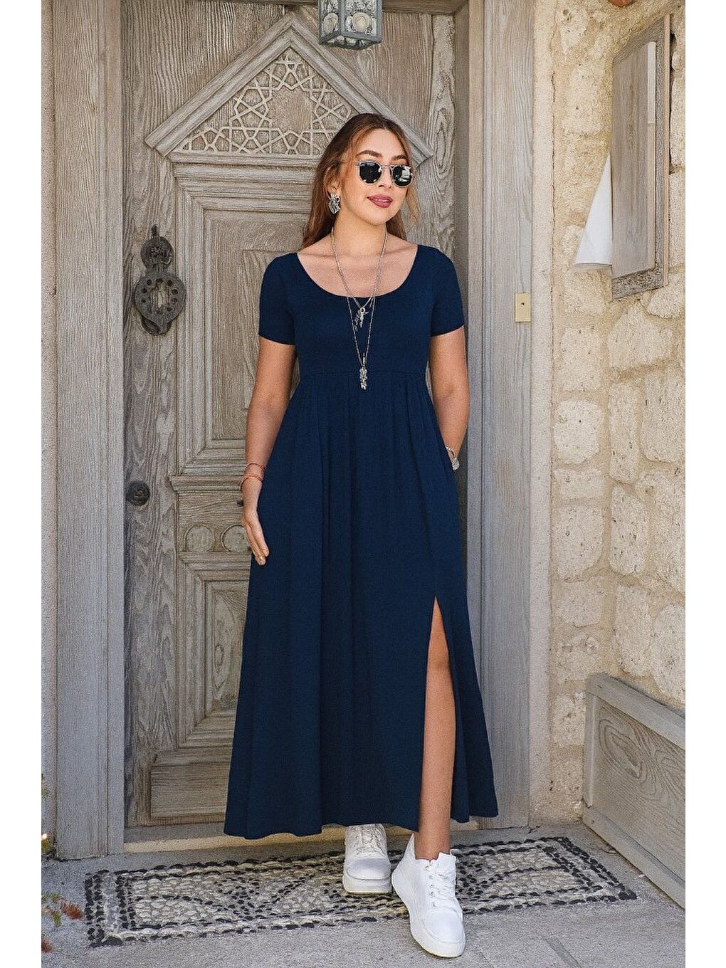 Lacivert Kadın Kısa Kollu Yuvarlak Yaka önden Yırtmaçlı Cepli Viskon Uzun Elbise-1