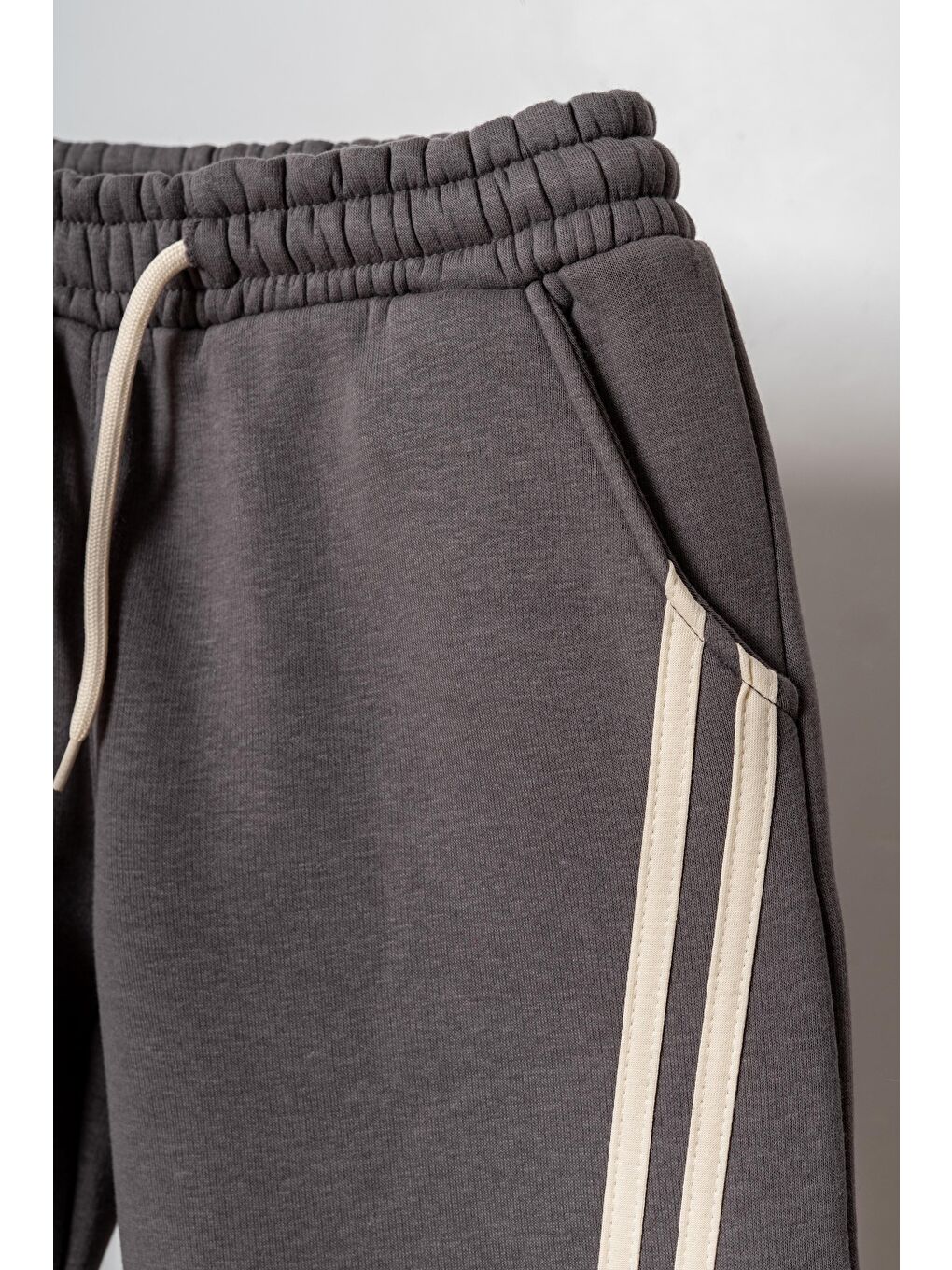 Gri 3 İp Yanlar Çizgili Kız  Çocuk Eşofman Altı-2