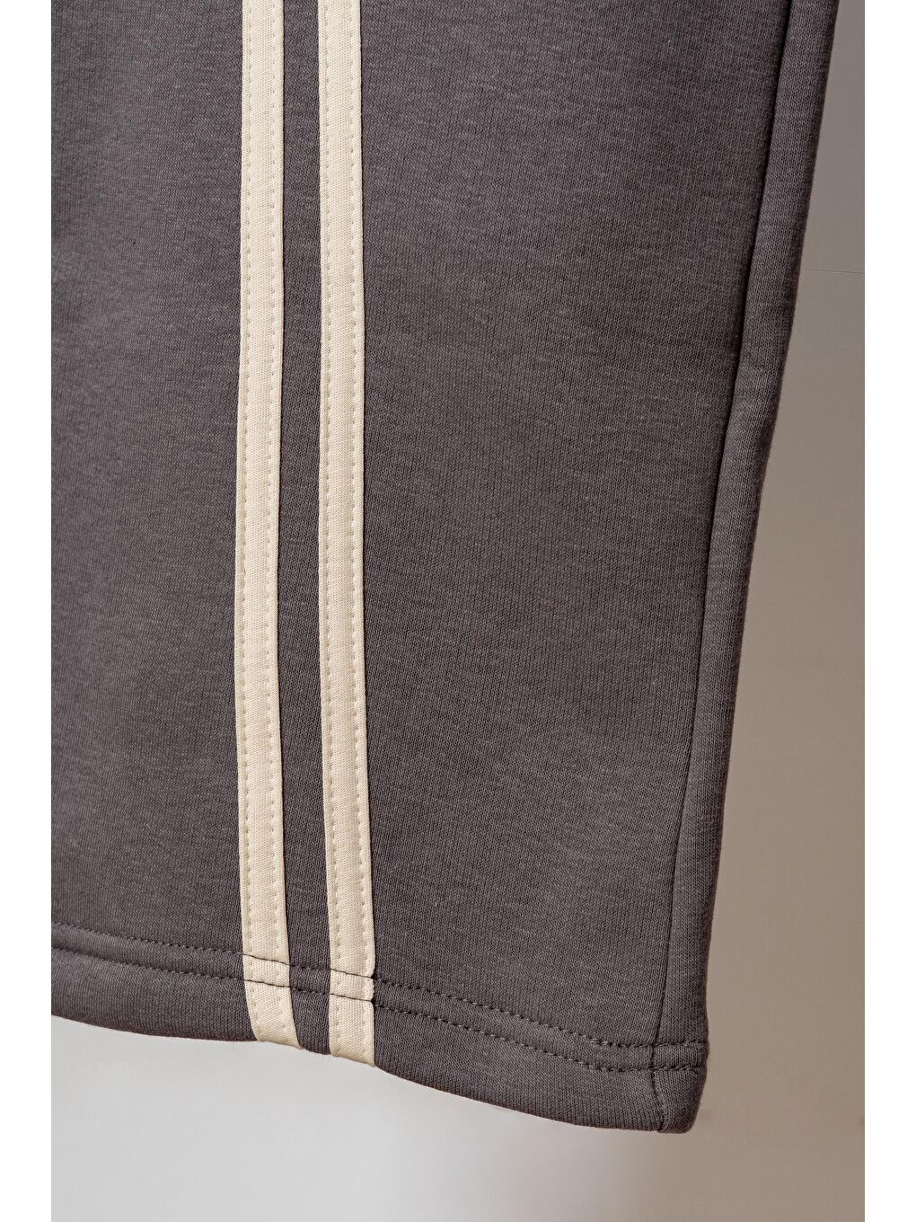 Gri 3 İp Yanlar Çizgili Kız  Çocuk Eşofman Altı-3