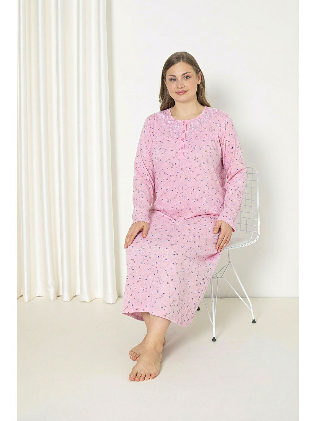 Pembe %100 Pamuklu Mevsimlik Kumaş Uzun Kollu Büyük Beden Anne Geceliği 585-3