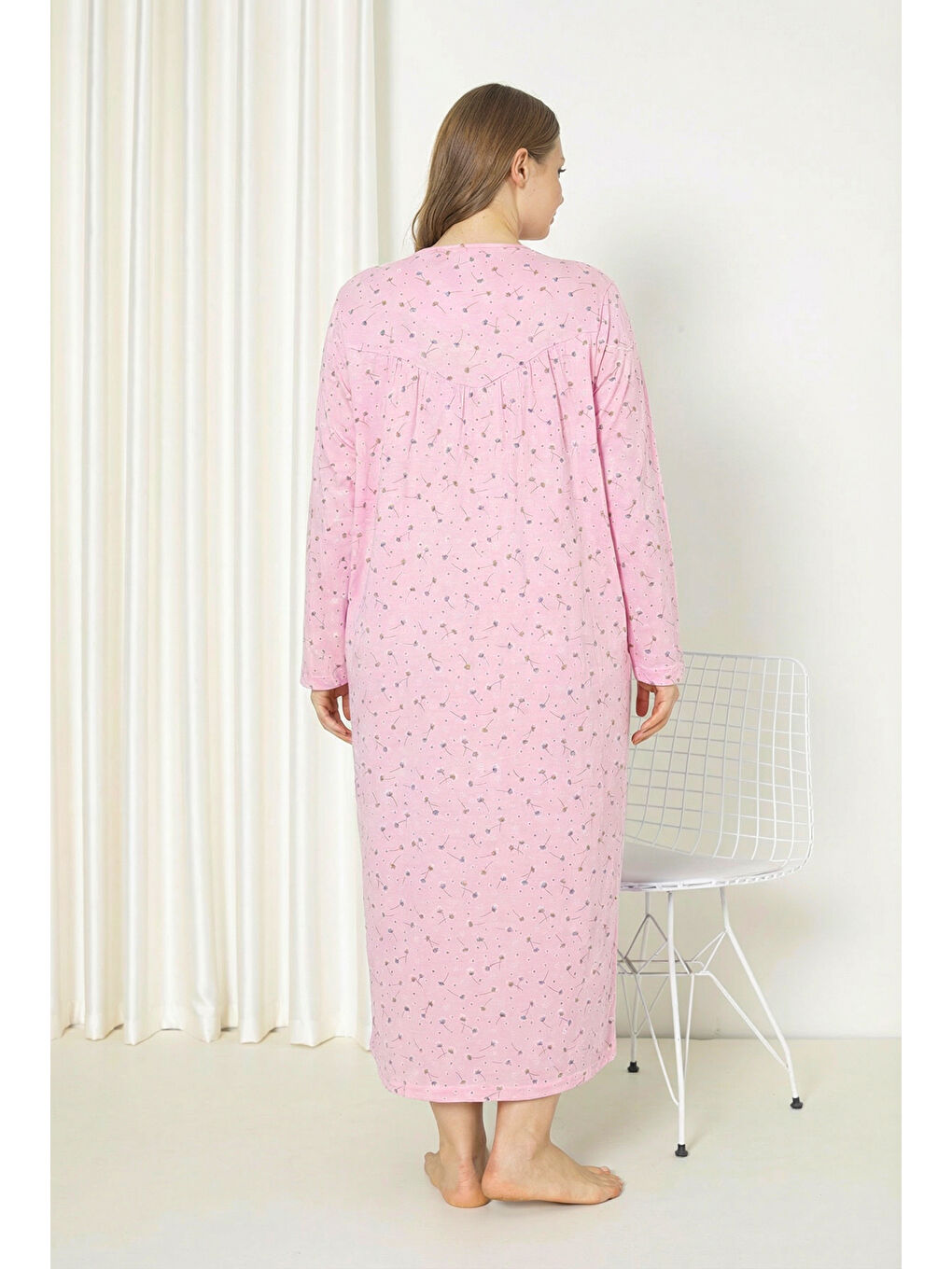 Pembe %100 Pamuklu Mevsimlik Kumaş Uzun Kollu Büyük Beden Anne Geceliği 585-4