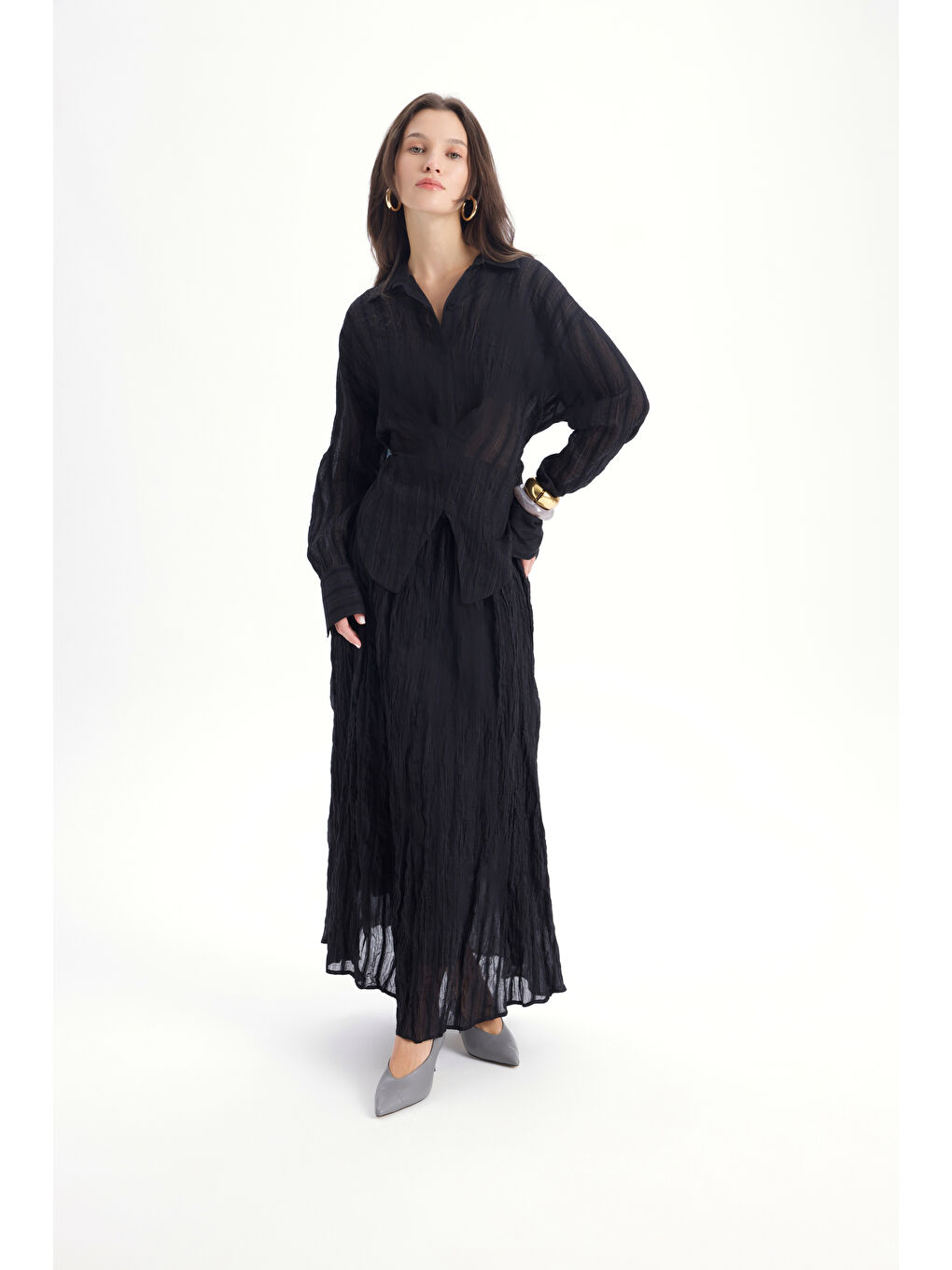 Vesper Üçgen Kesim Bağlamalı Siyah Gömlek-1