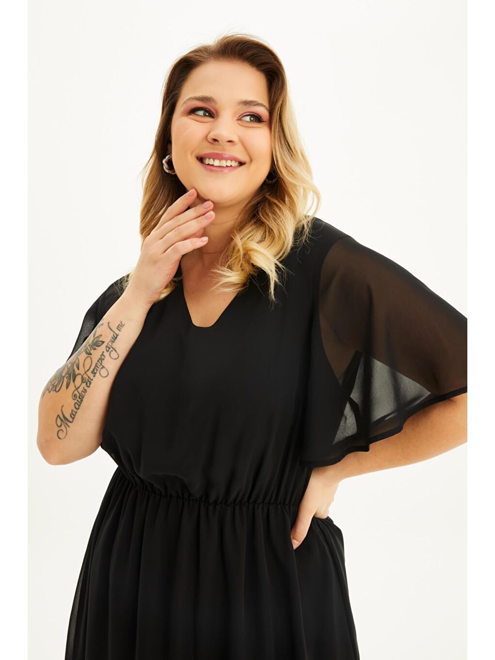 Siyah Astarlı Volanlı Şifon Elbise-3