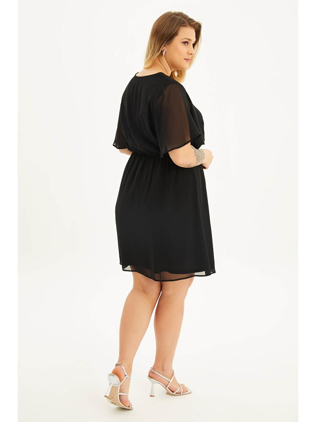 Siyah Astarlı Volanlı Şifon Elbise-4