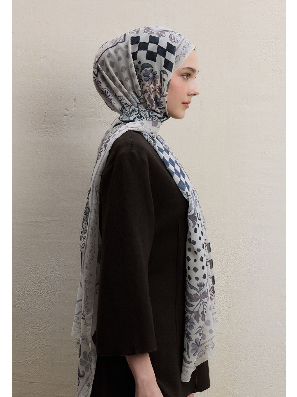 Bej Bella Desen İpek Krep Şal Taş