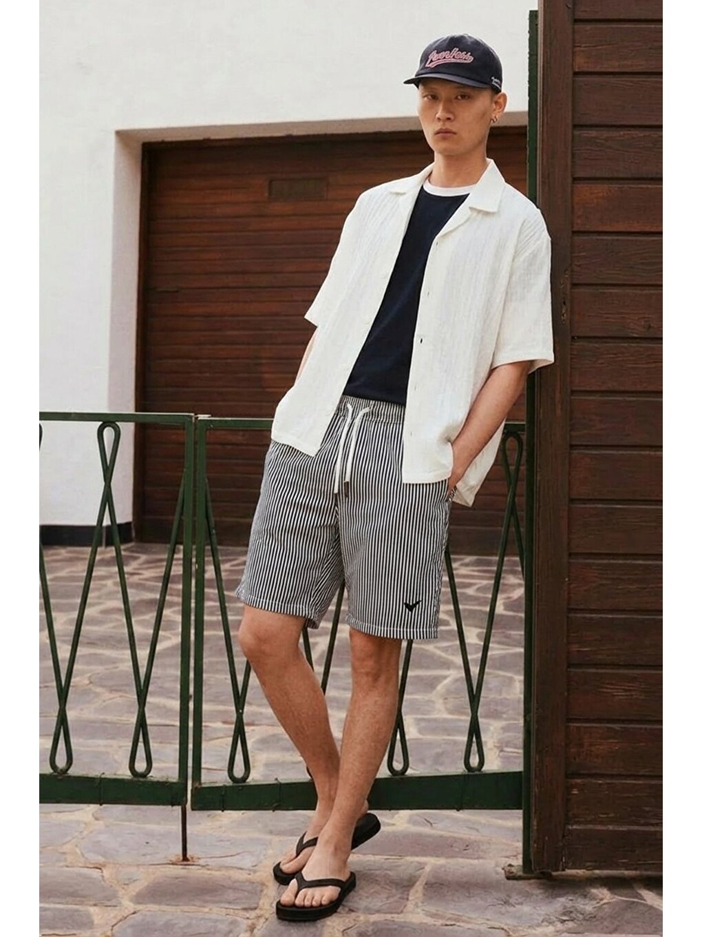 Gri Erkek Regular Fit Beli Lastikli Çizgili Füme Şort-3