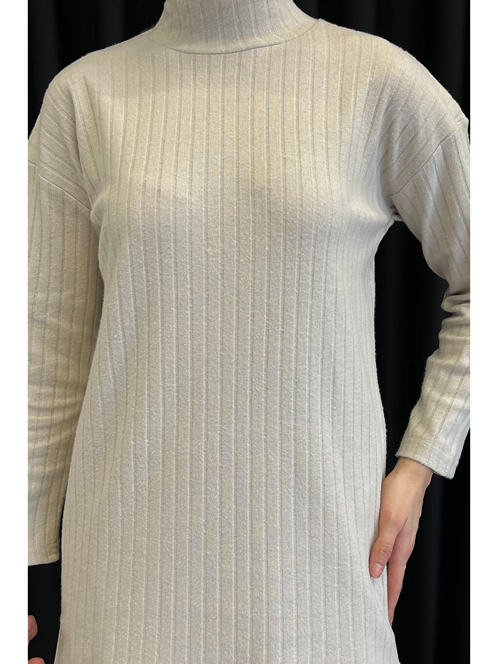 Bej Yarım Balıkçı Yaka Yırtmaçlı Tesettür Tunik-5