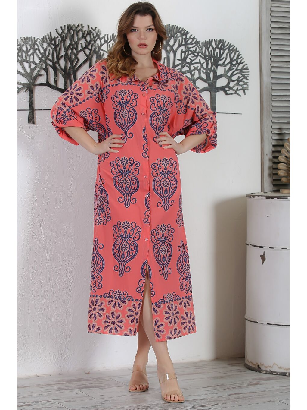 Kırmızı İtalyan Şeftali Rengi Gömlek Yaka Düğmeli 3/4 Kol Allover Baskılı Oversize Dokuma Elbise 130 72-1