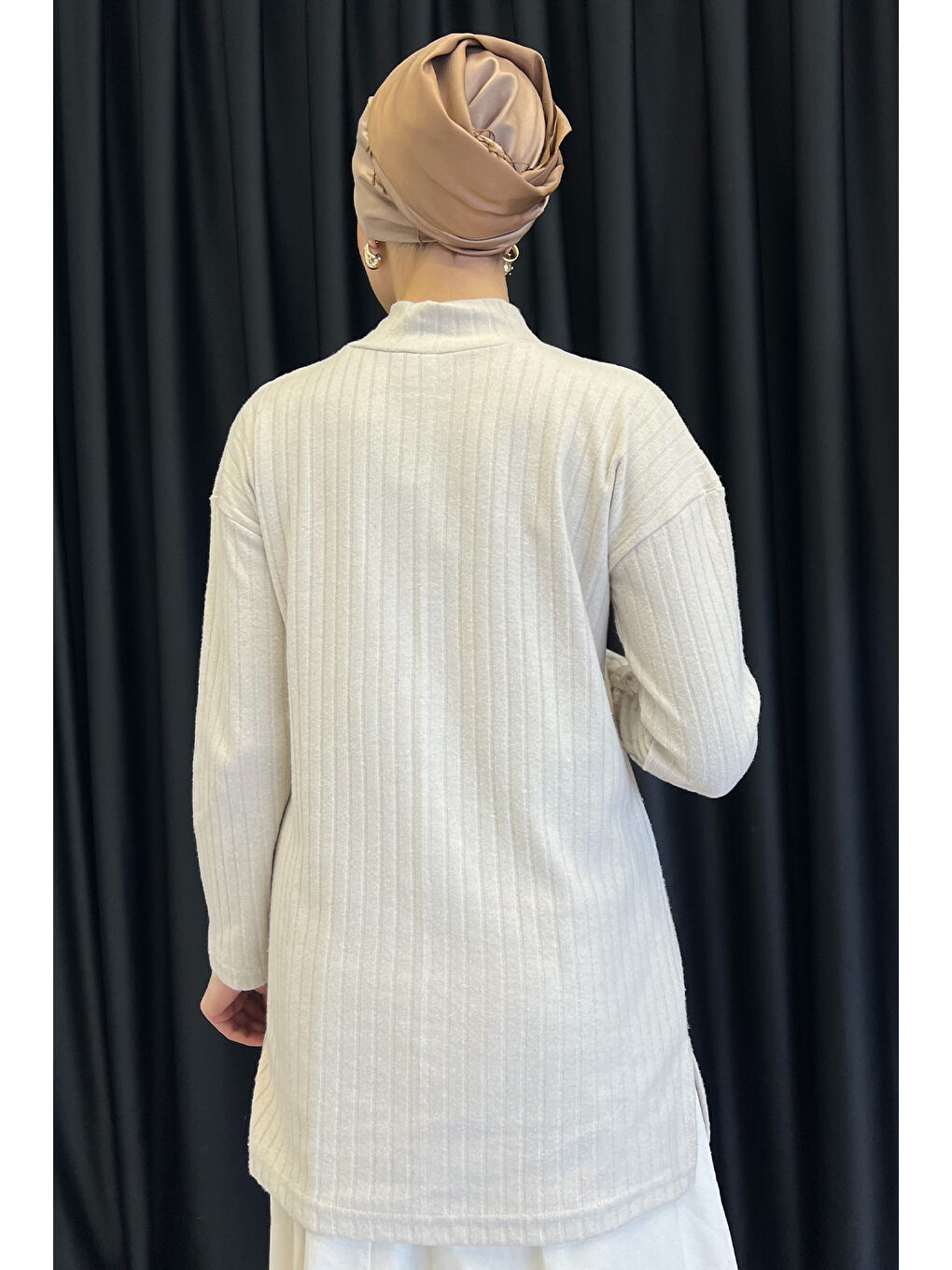 Bej Yarım Balıkçı Yaka Yırtmaçlı Tesettür Tunik-7