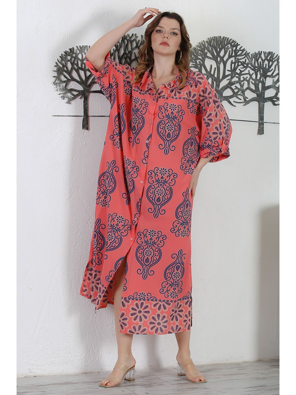 Kırmızı İtalyan Şeftali Rengi Gömlek Yaka Düğmeli 3/4 Kol Allover Baskılı Oversize Dokuma Elbise 130 72-5