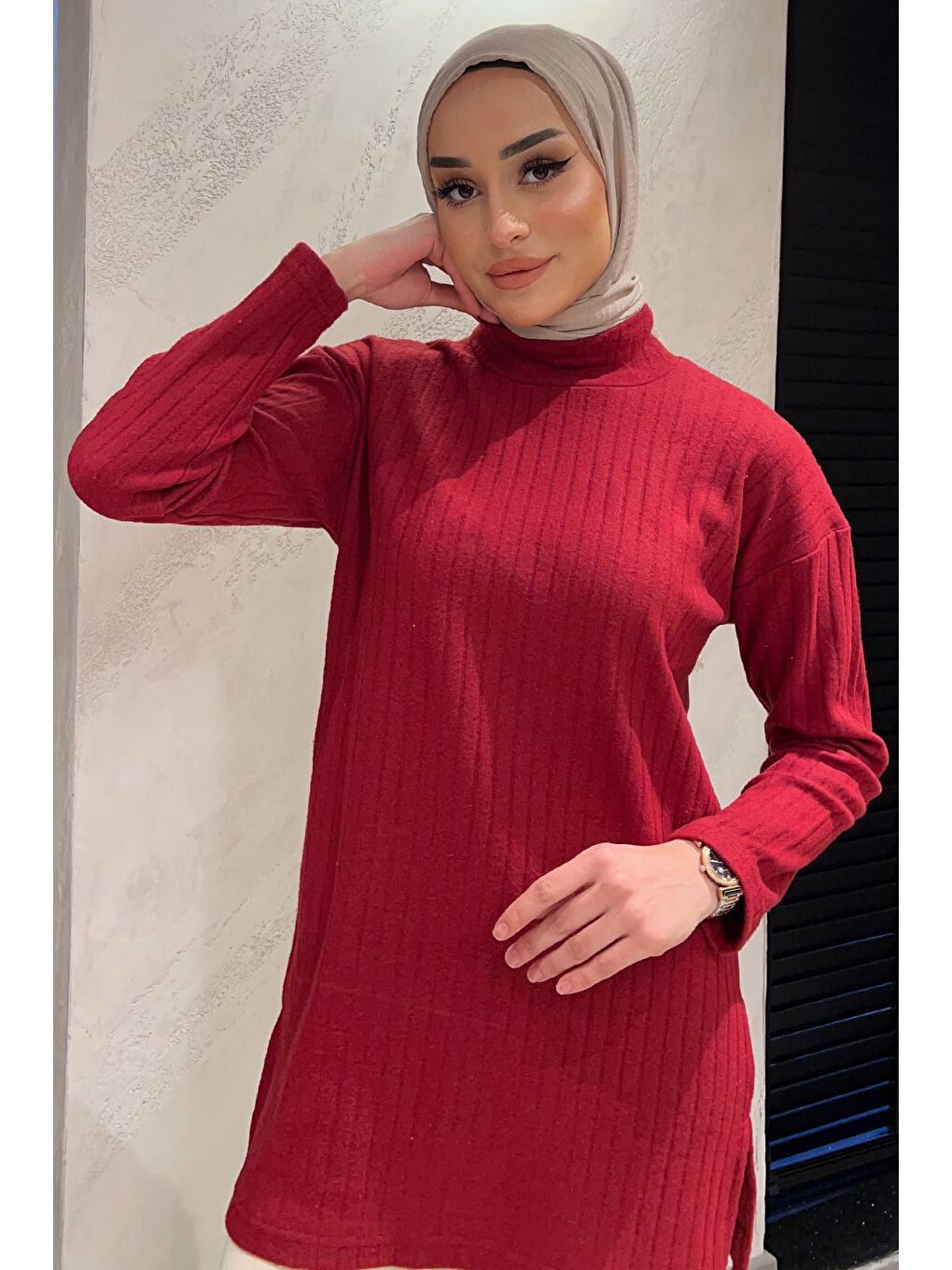 Bordo Yarım Balıkçı Yaka Yırtmaçlı Tesettür Tunik