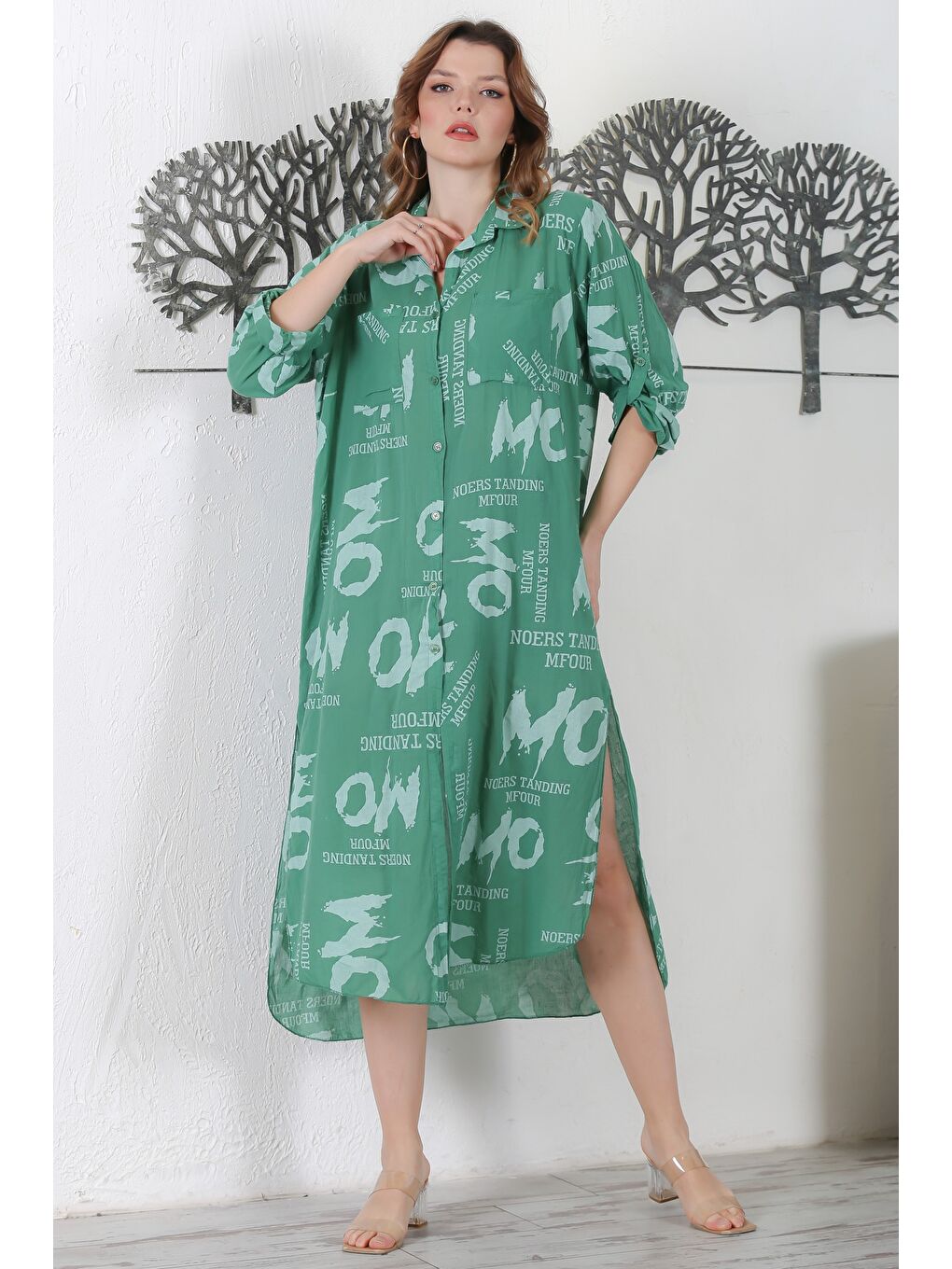 İtalyan Yeşil Gömlek Yaka Düğmeli Uzun Kollu Çift Cepli Allover Baskılı Dokuma Elbise 130 65