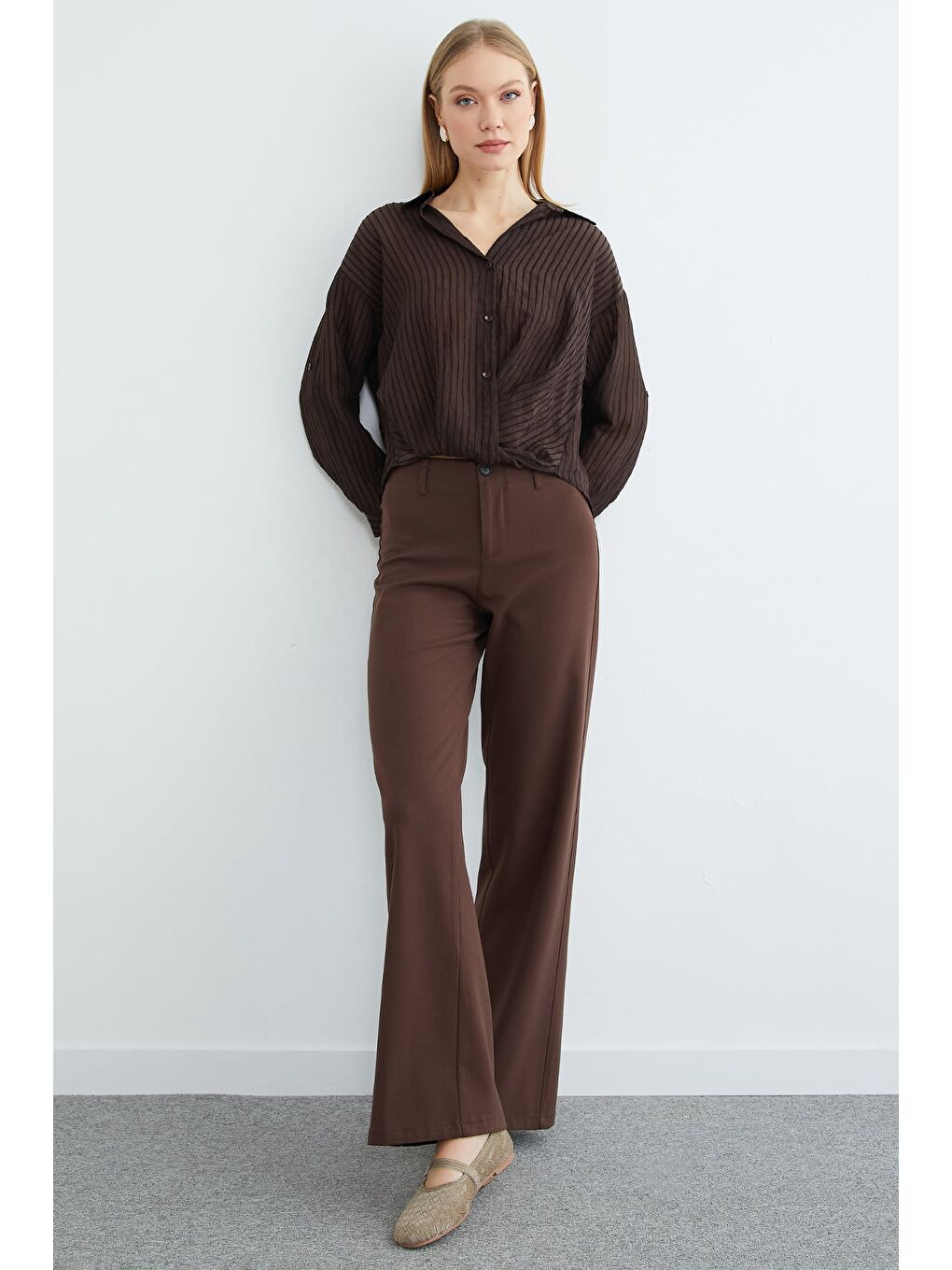 Kahverengi Çizgili Önü Düğümlü Gömlek-2