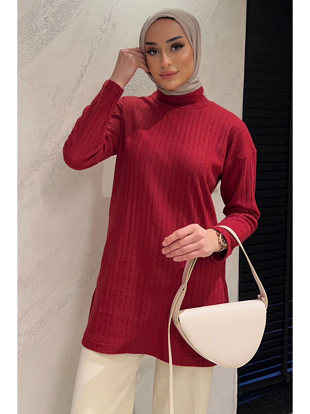 Bordo Yarım Balıkçı Yaka Yırtmaçlı Tesettür Tunik-3