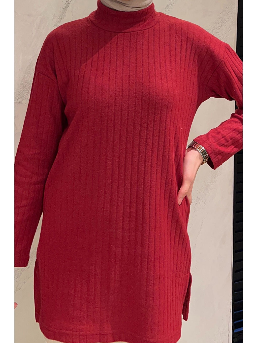 Bordo Yarım Balıkçı Yaka Yırtmaçlı Tesettür Tunik-4